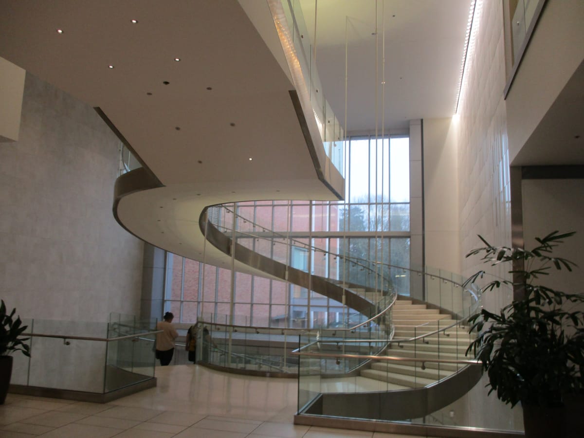 The Loyd Center - The living dead mall - The synthesizer library